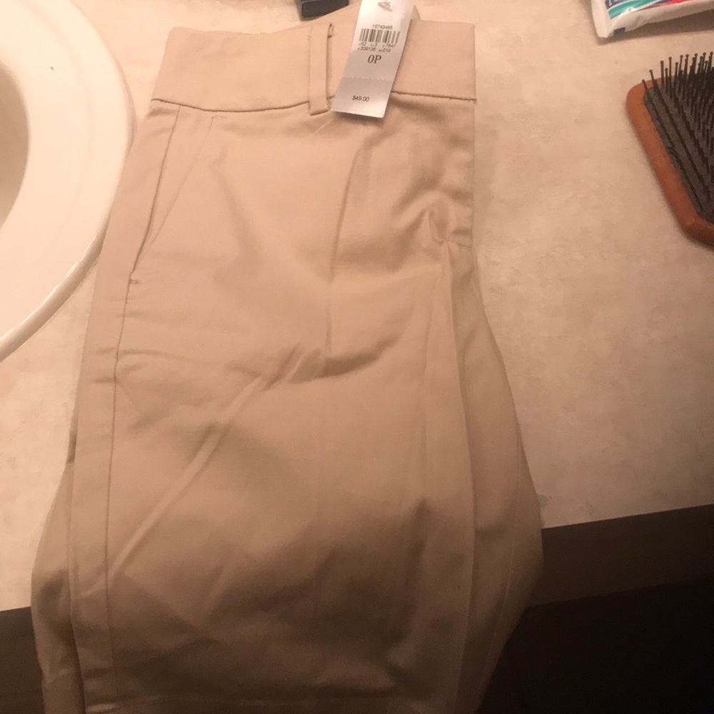 Ann Taylor brand new shorts 6 inch seam